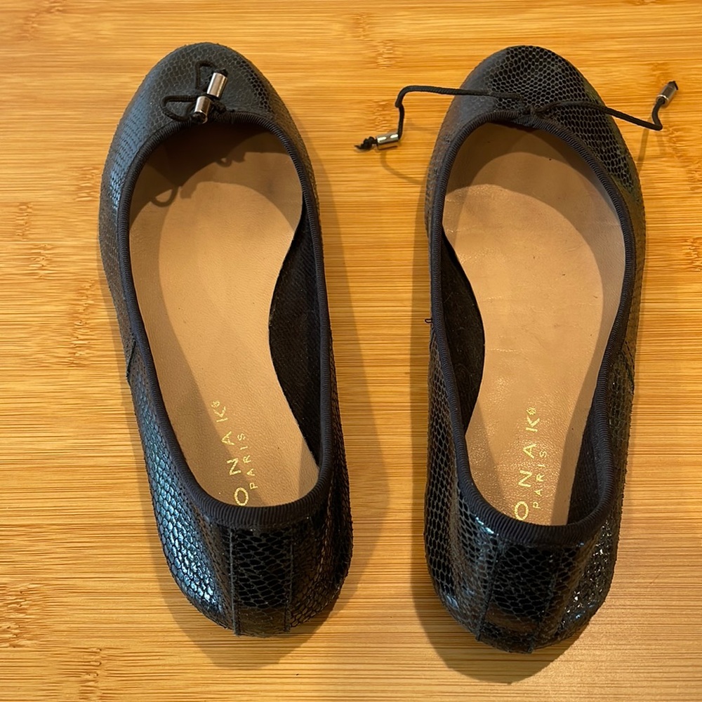 Jonak Paris Europe size 28 crocodile leather flats